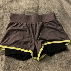 Fabletics Shorts w Liner